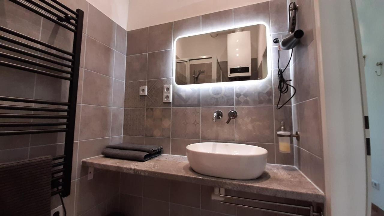 Pia'S Gardenview Daire Viyana Dış mekan fotoğraf